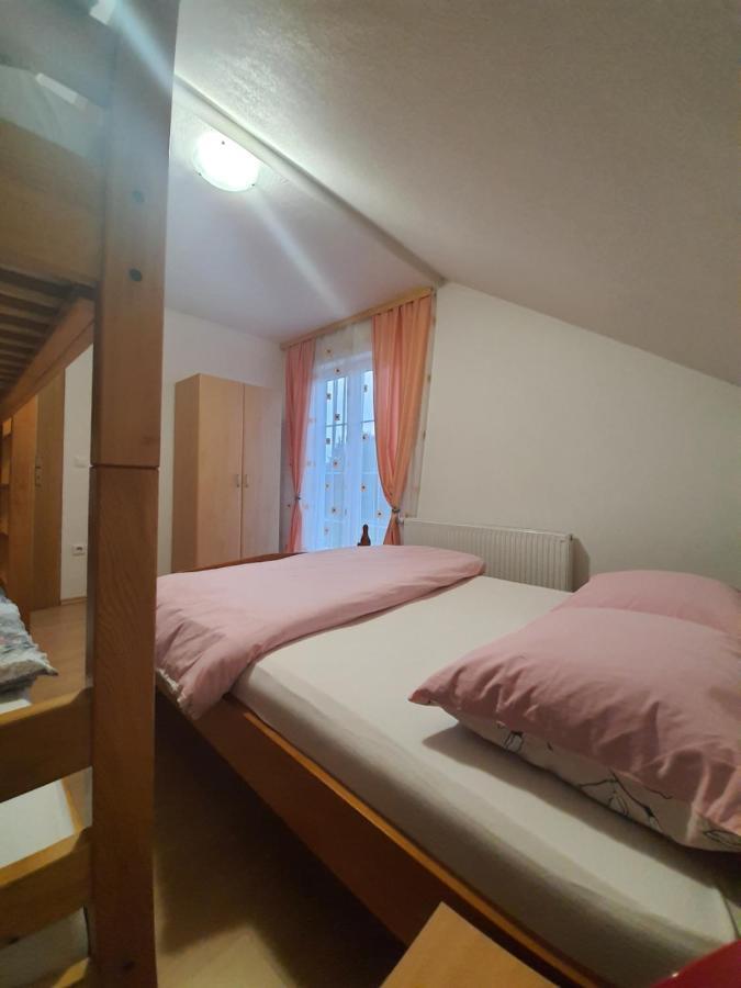 Apartman M. Rados Купрес Екстериор снимка