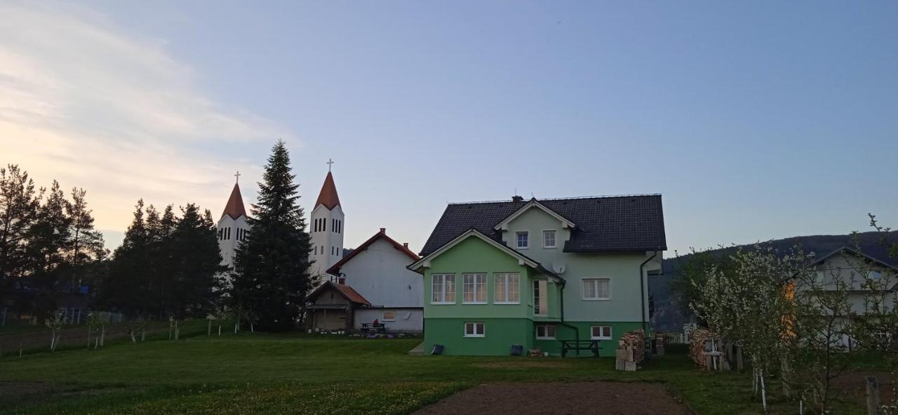 Apartman M. Rados Купрес Екстериор снимка