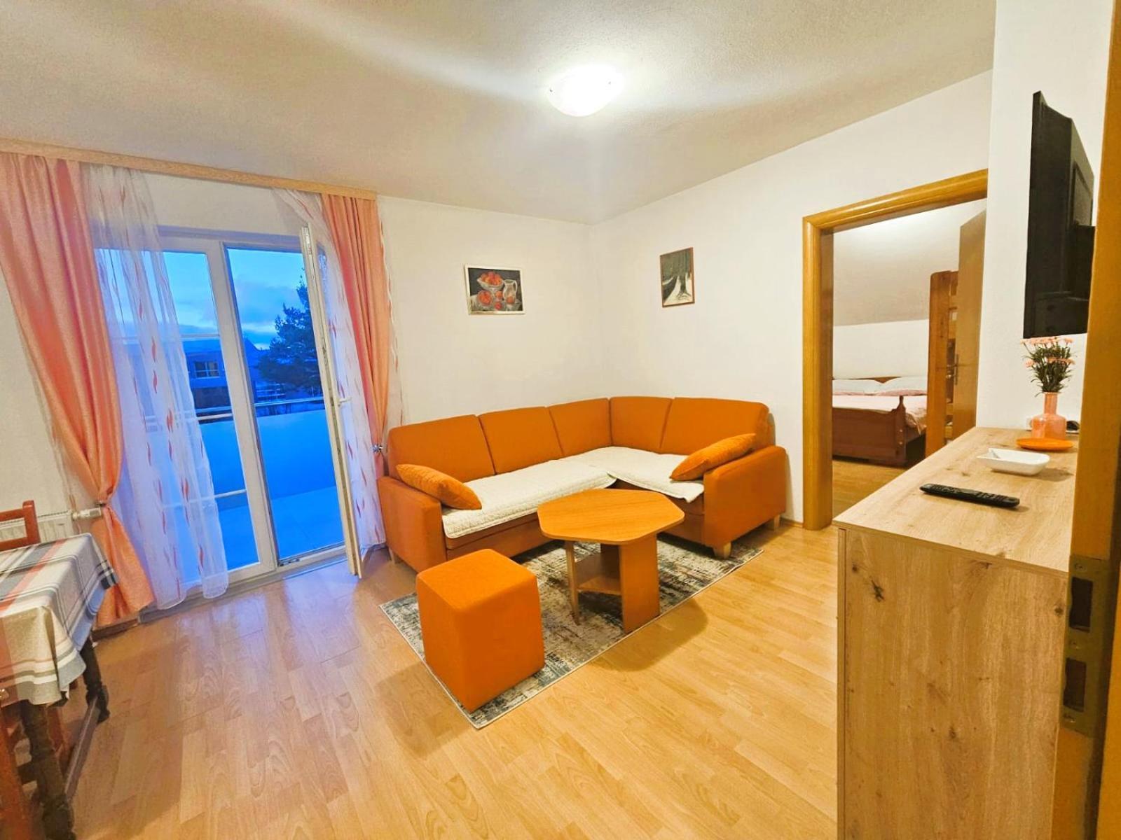 Apartman M. Rados Купрес Екстериор снимка