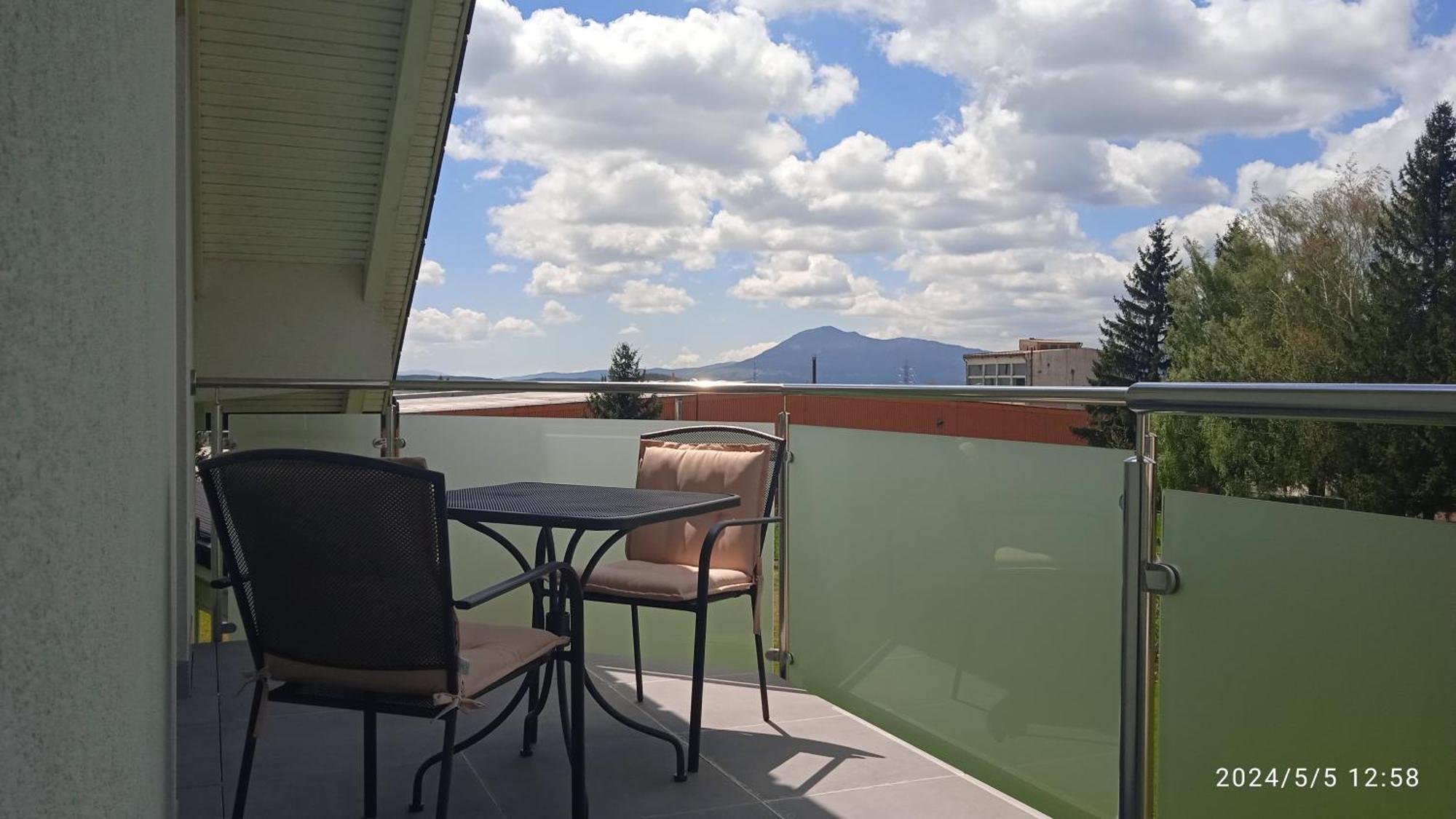 Apartman M. Rados Купрес Екстериор снимка
