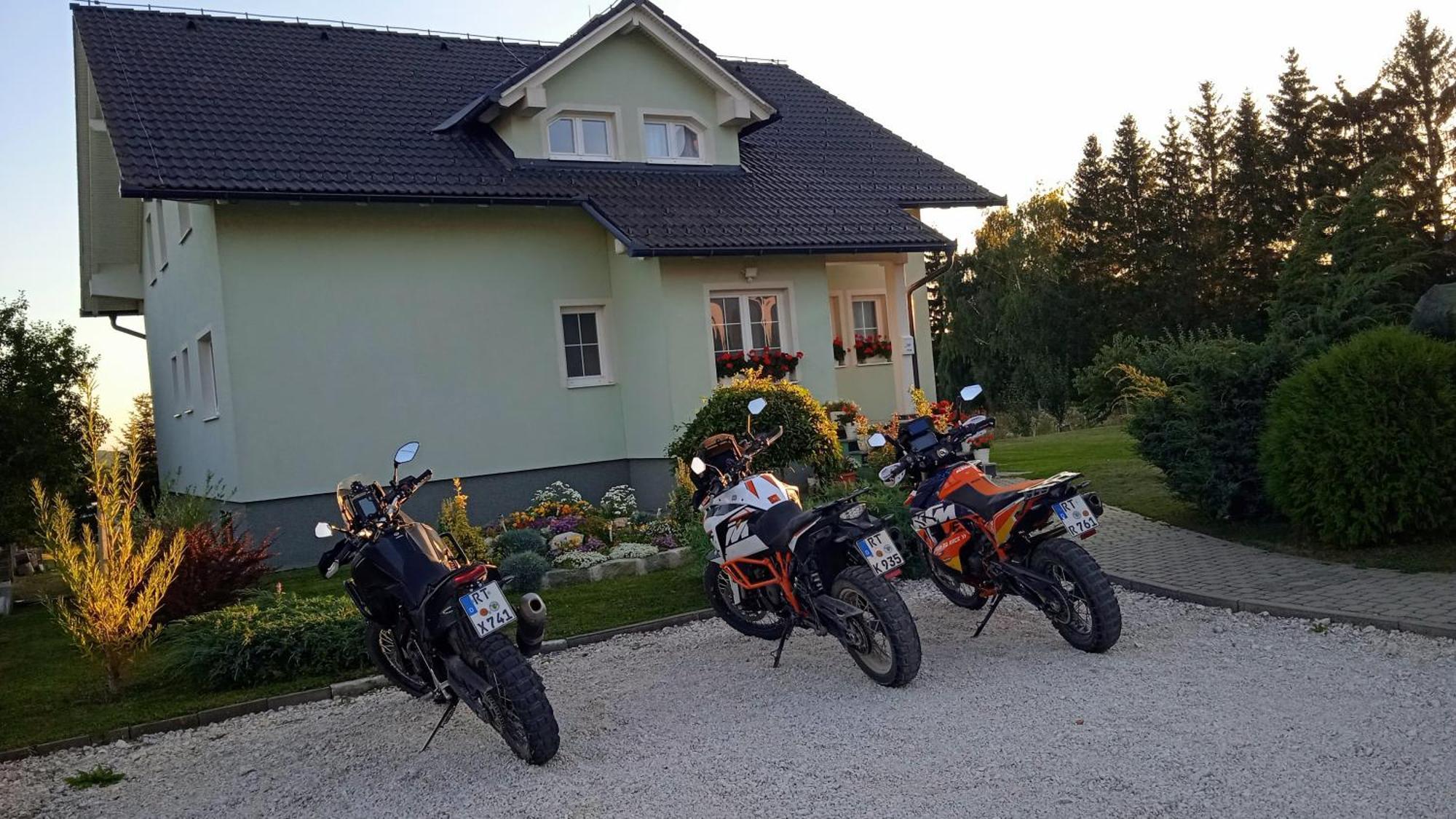 Apartman M. Rados Купрес Екстериор снимка