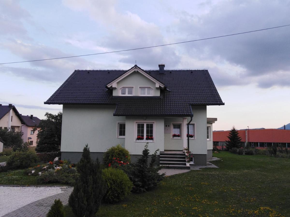 Apartman M. Rados Купрес Екстериор снимка